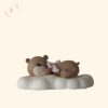 Alvó Maci – Kézzel Készült Cukor Tortafigura (7 cm)