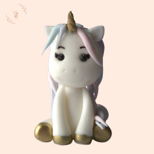 Cukor unikornis figura – 10 cm – pasztell színekben, arany részletekkel (tortadísz)