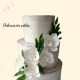 Lepke orchidea fehér szirmokkal, színes ajakkal – kézzel készült cukorvirág tortadísz (6-7cm)