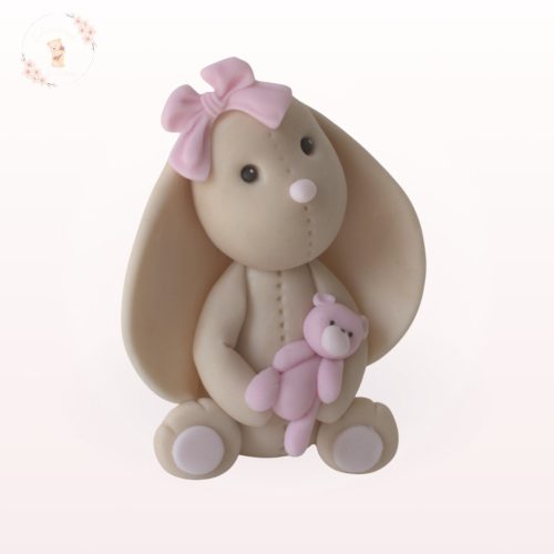 kézzel készült nyuszi figura rózsaszín macival